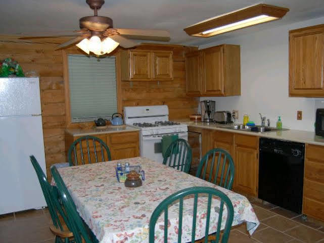 Daniels Lake Lodge Cabins Nikiski Экстерьер фото